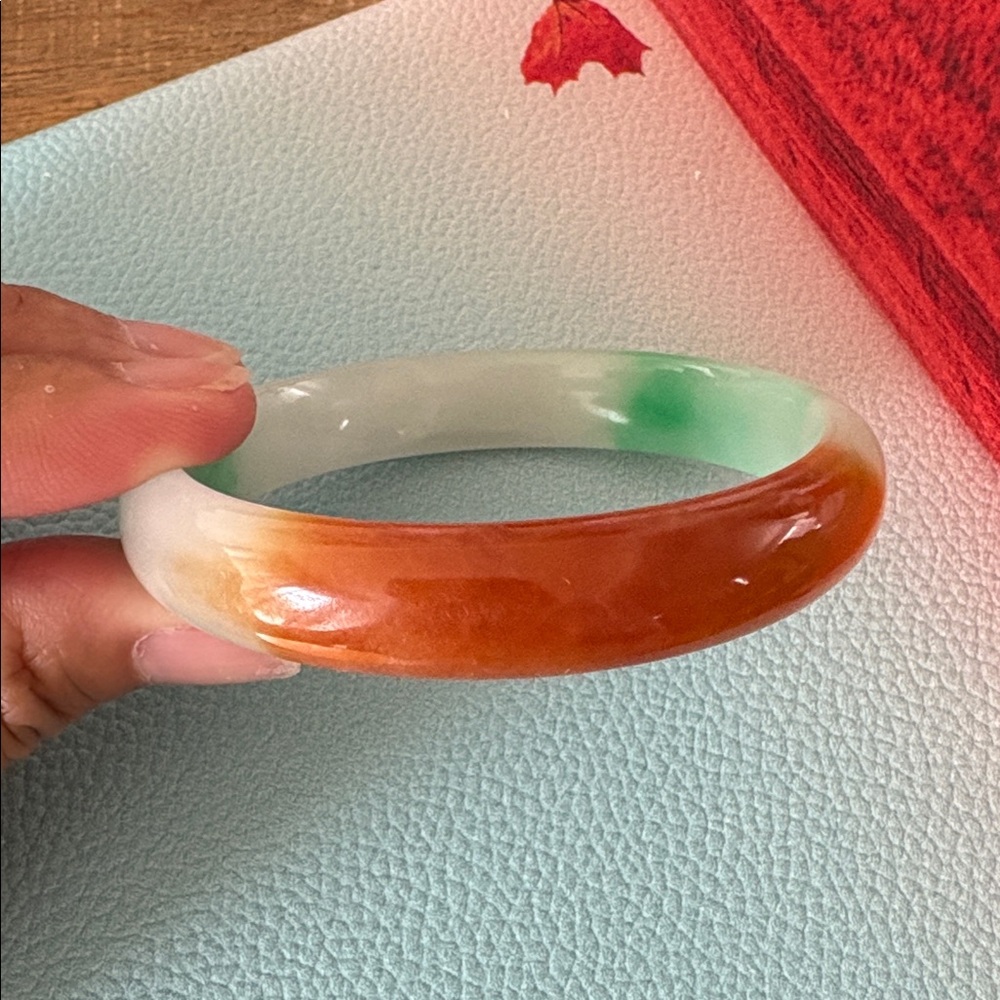 New Natural Solid Stone Green Bangle - Picture 6 of 7